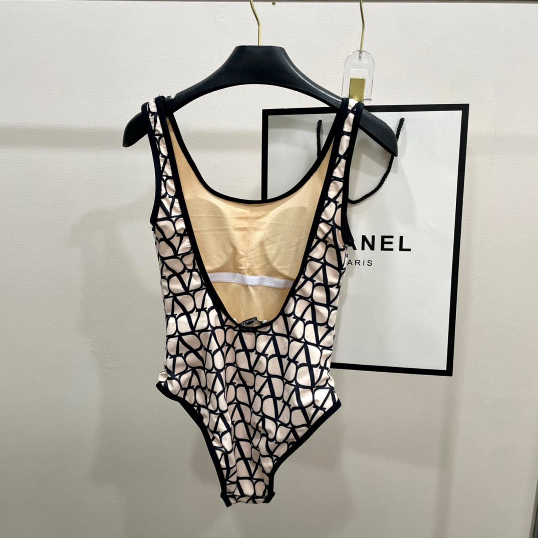 Trendy one-piece swimsuit