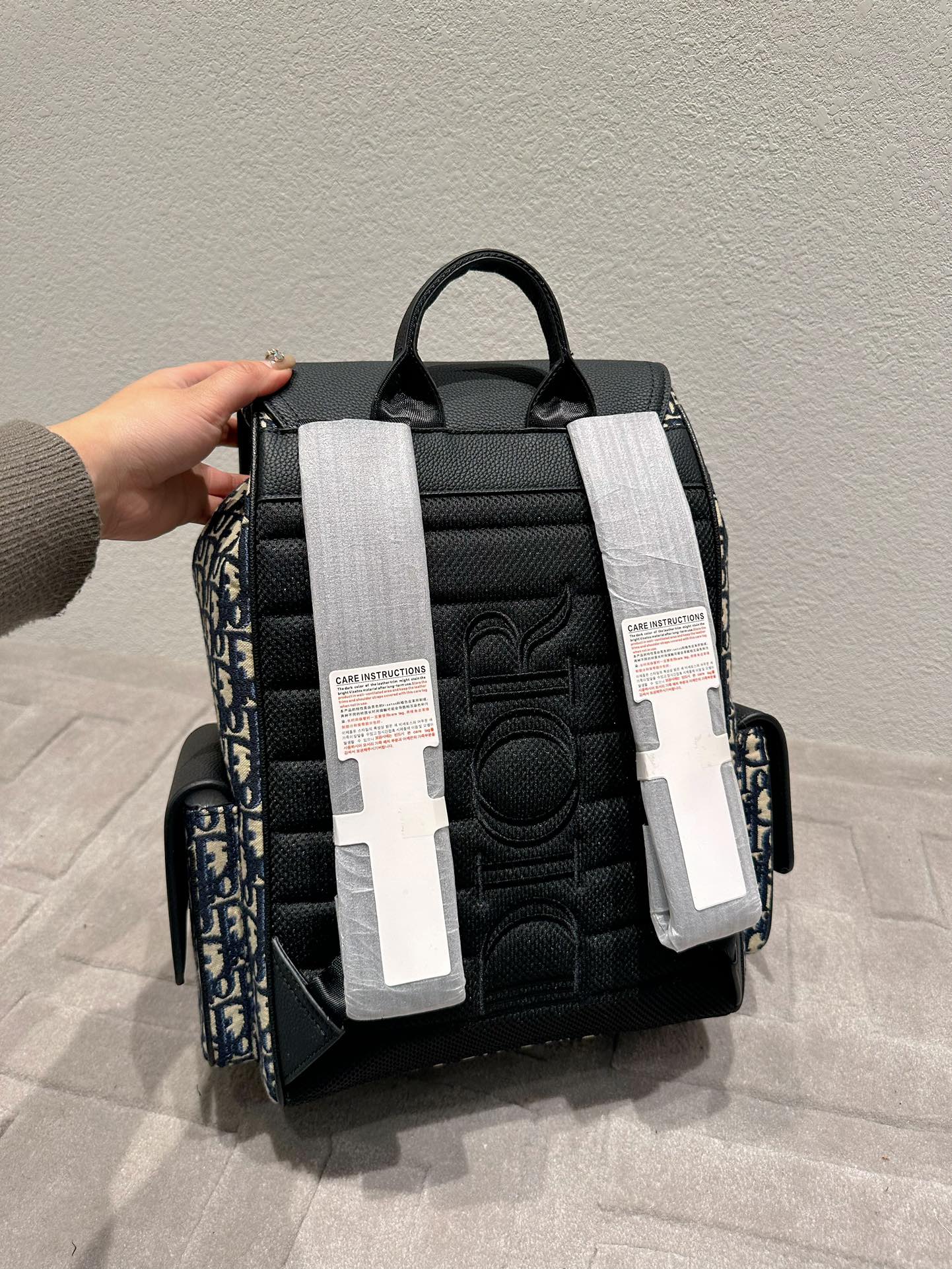 Canvas calfskin shoulder bag