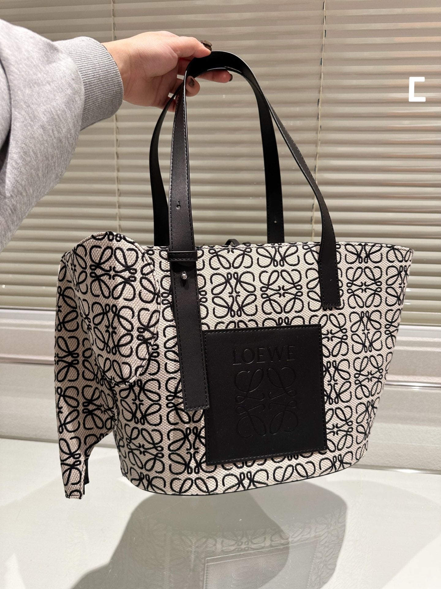 New small elephant shopping bag