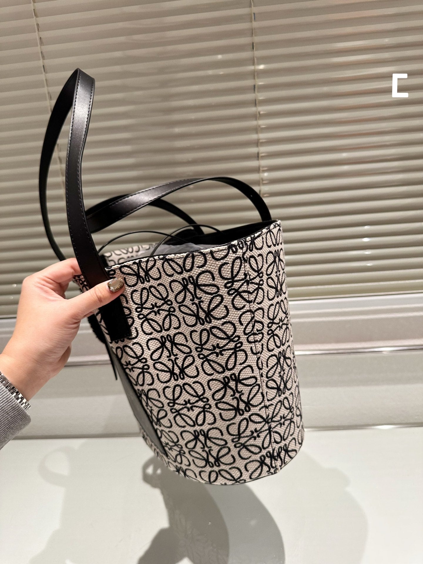 New small elephant shopping bag