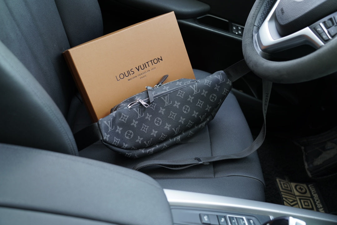 L  Classic Fanny Pack