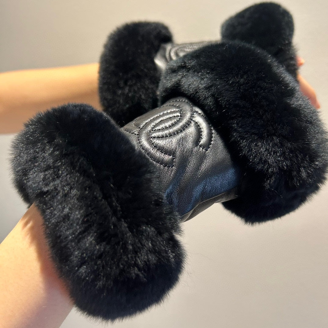 C   Fashion Gloves