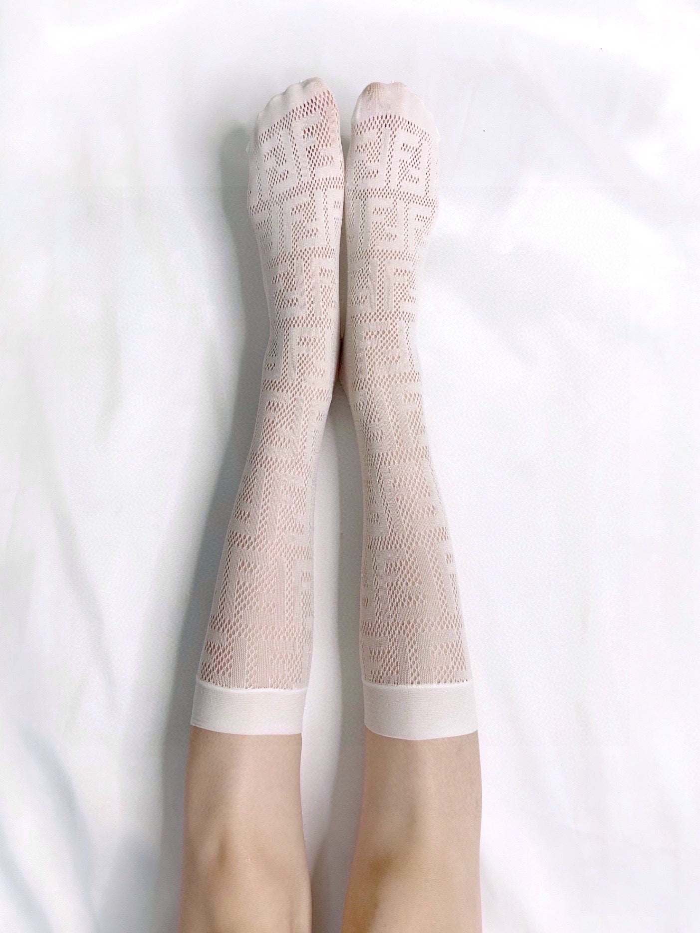 F   mid-calf mesh socks
