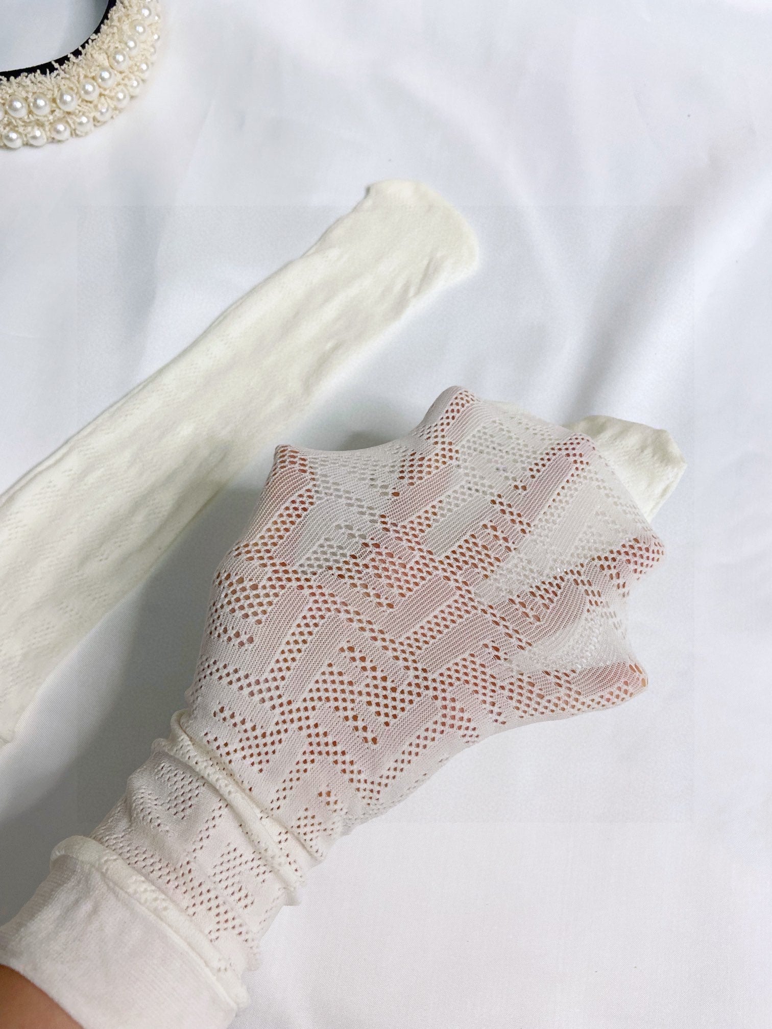 F   mid-calf mesh socks