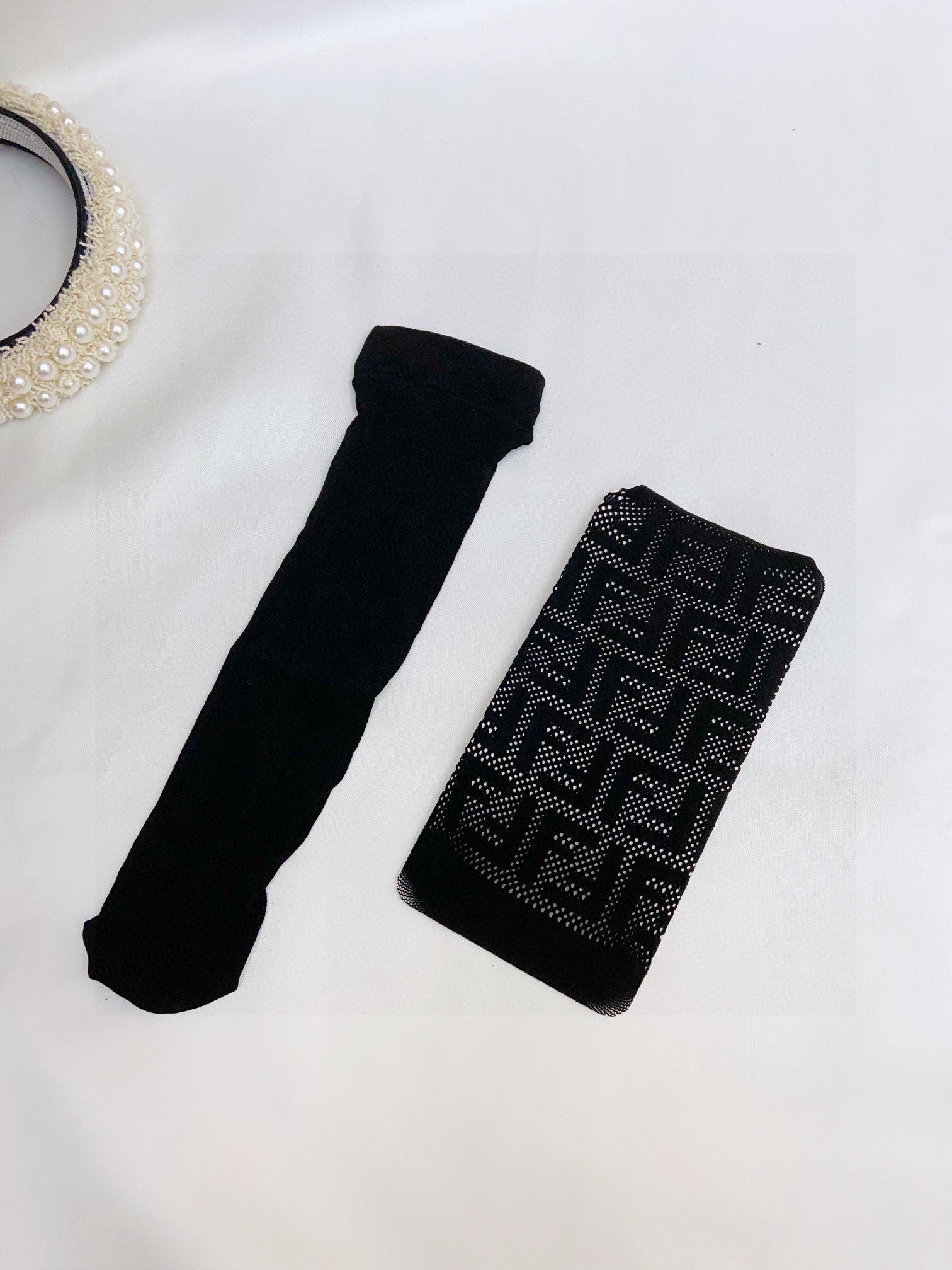 F   mid-calf mesh socks