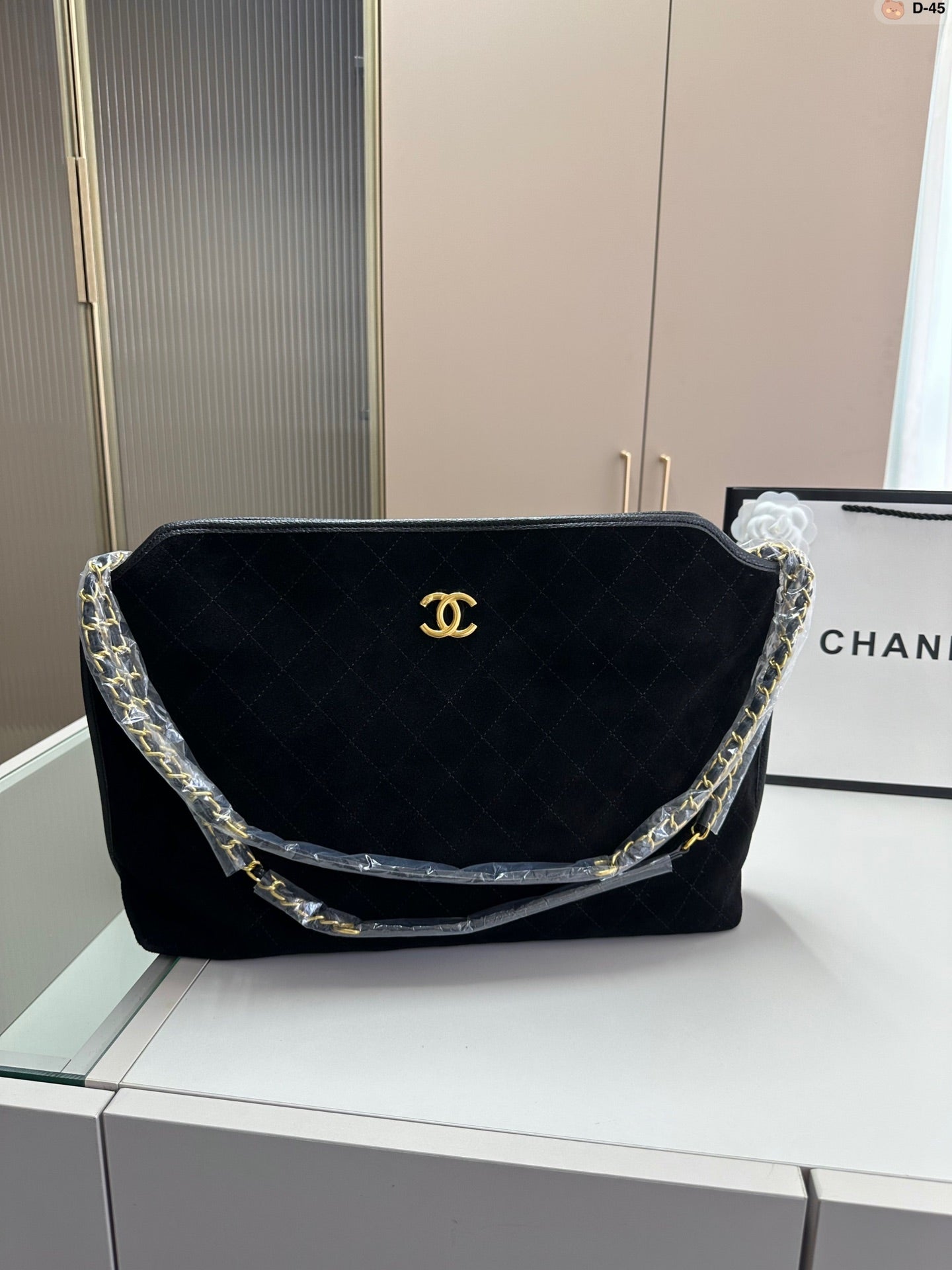 C  Brushed Leather Vintage Shopper Bag