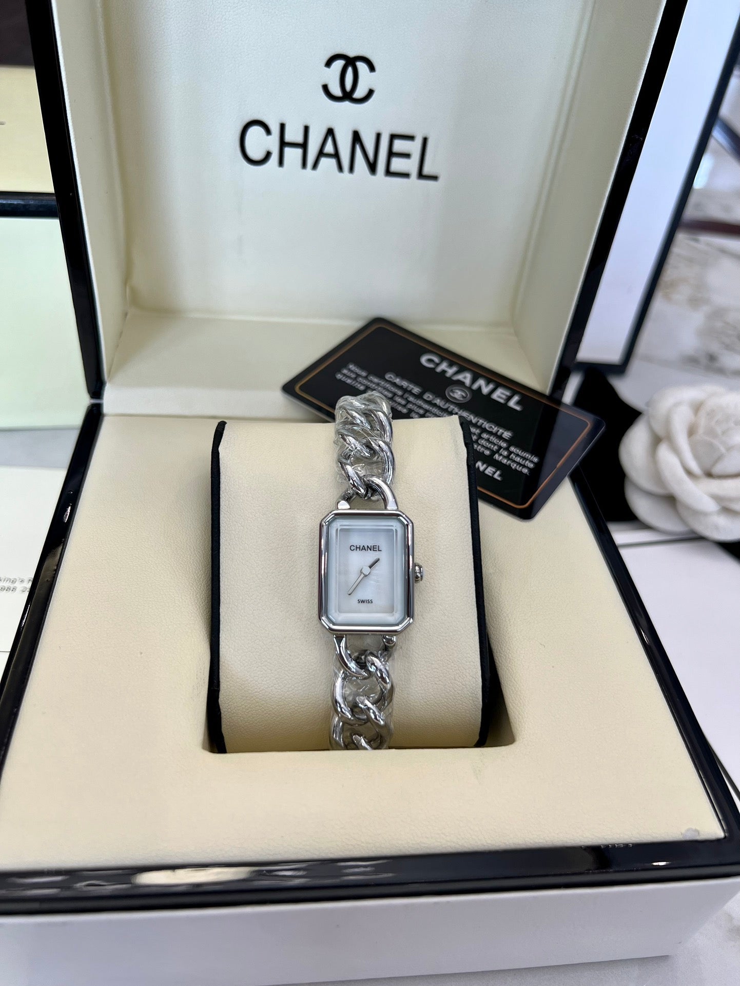 CH* new quartz watch