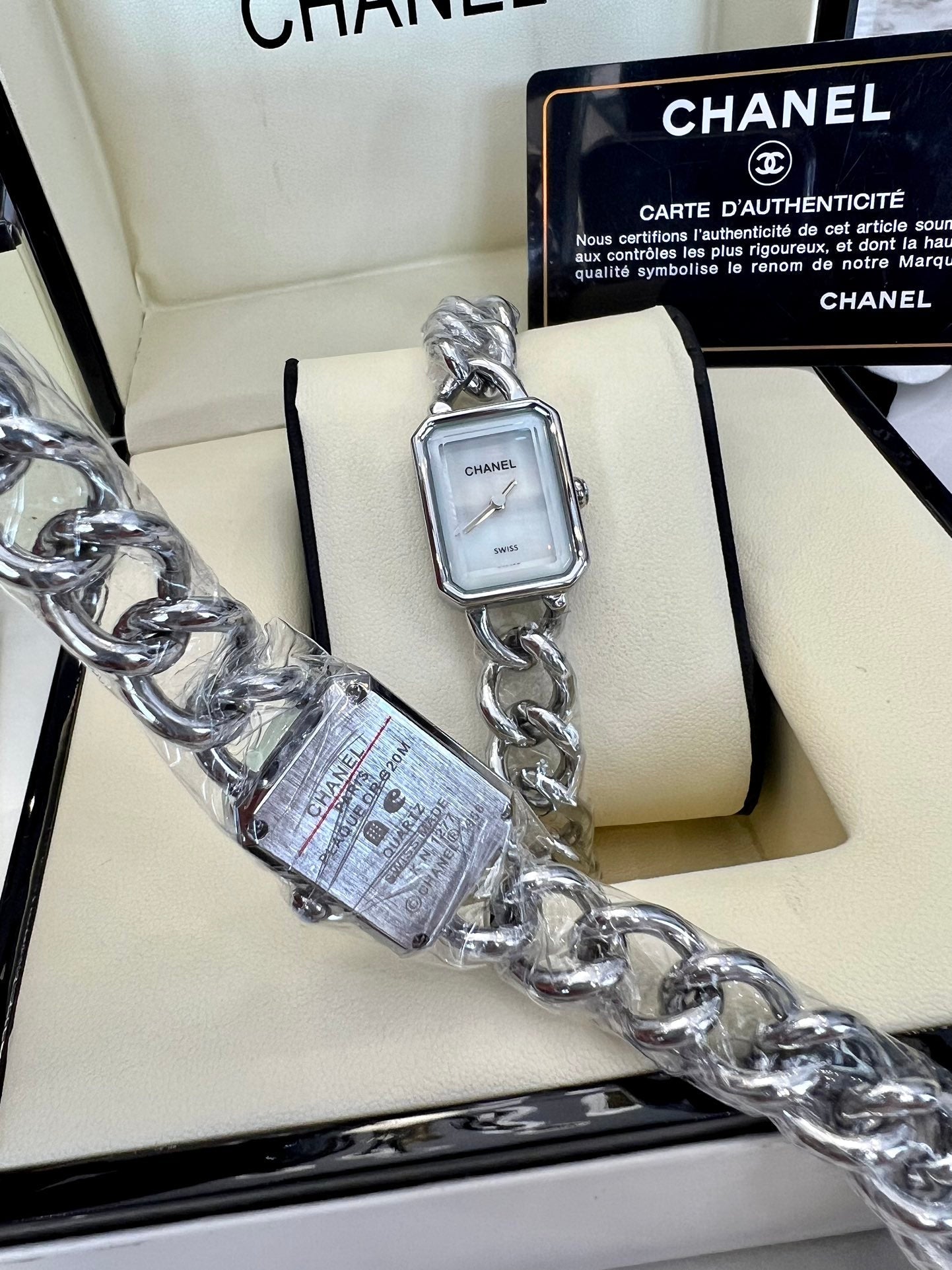 CH* new quartz watch