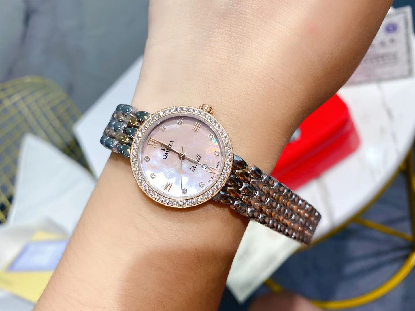 OME* Quartz Sapphire Watch