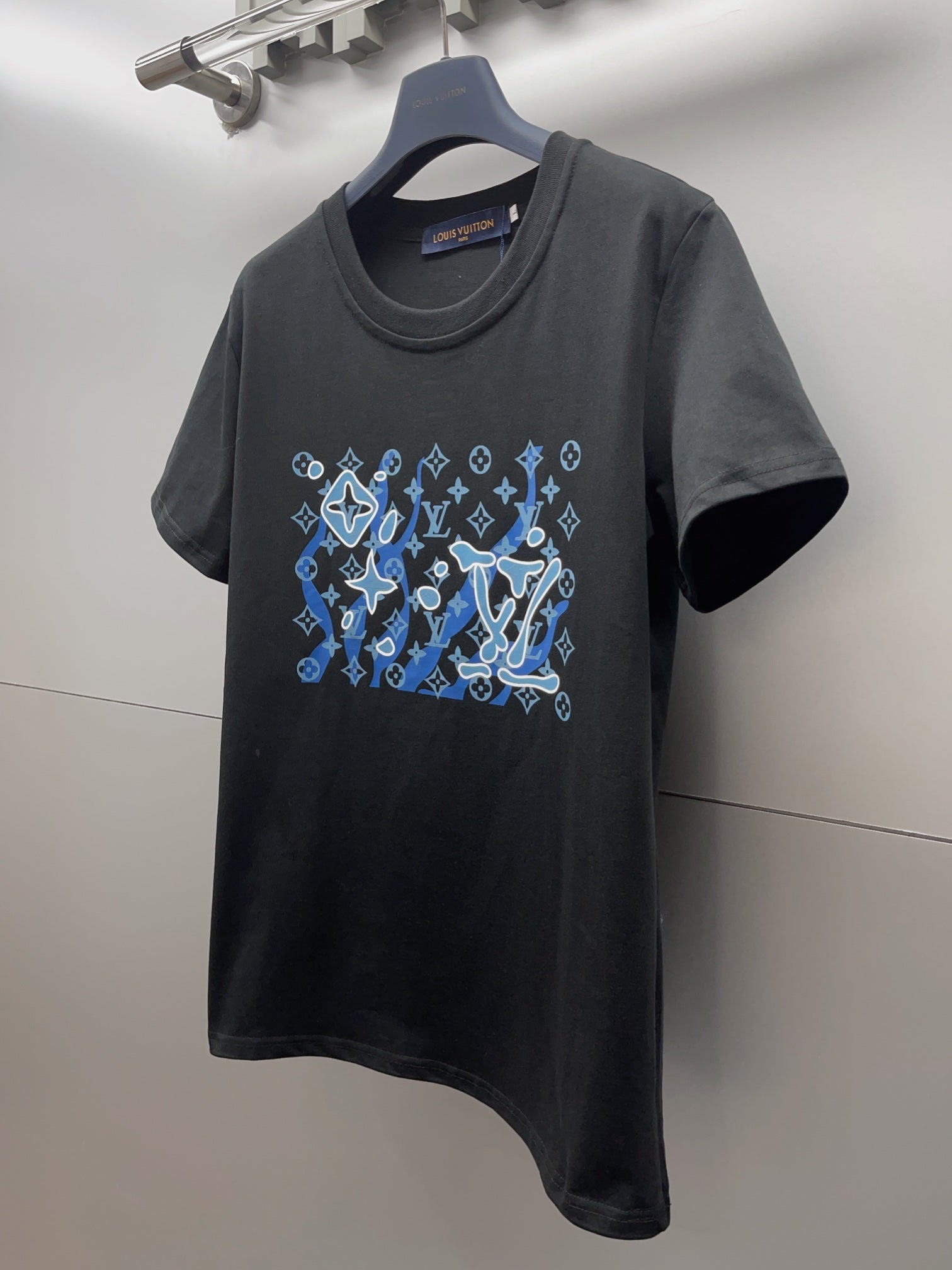 LOU* 23 new round neck short sleeves