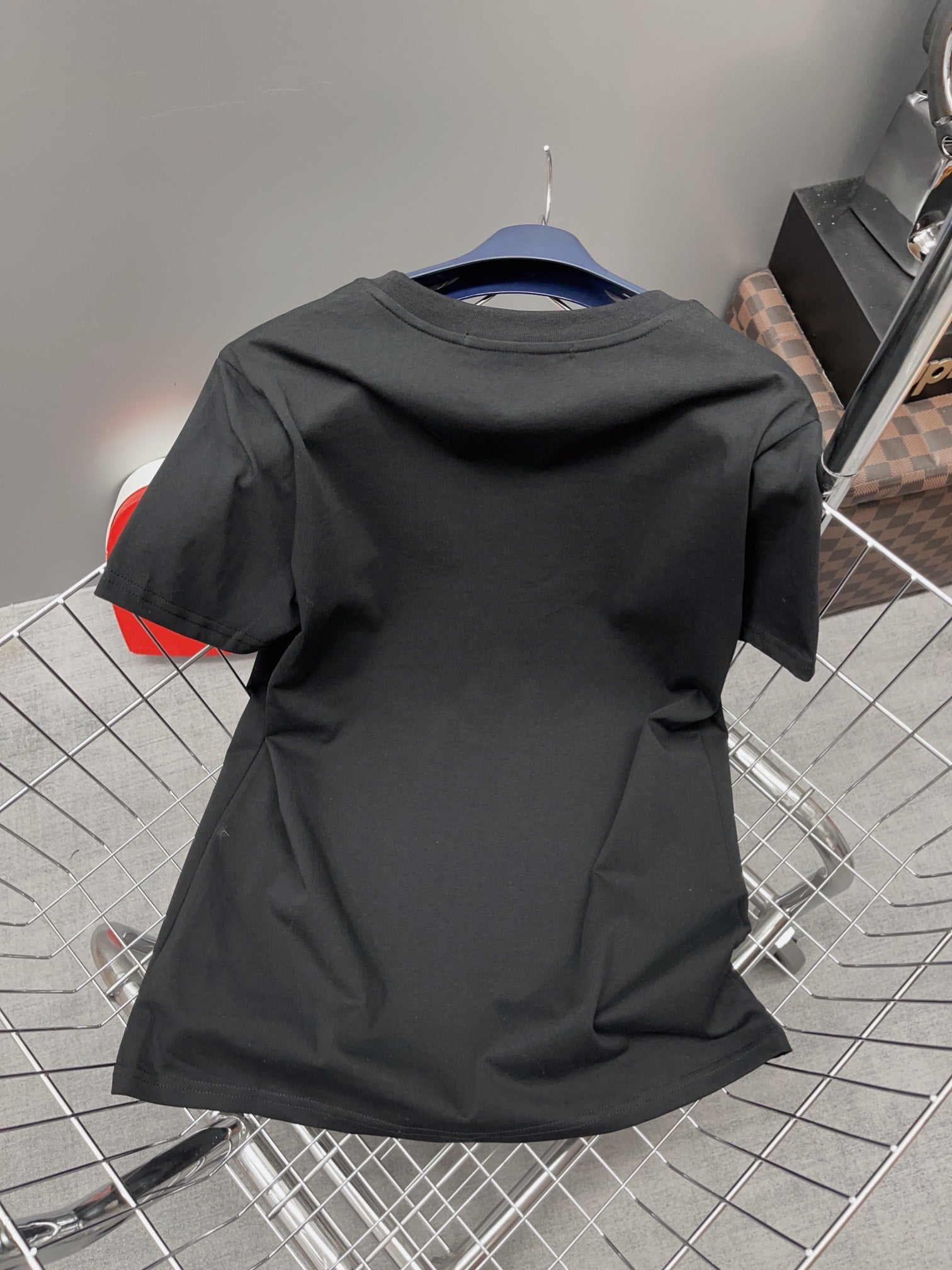 LOU* 23 new round neck short sleeves