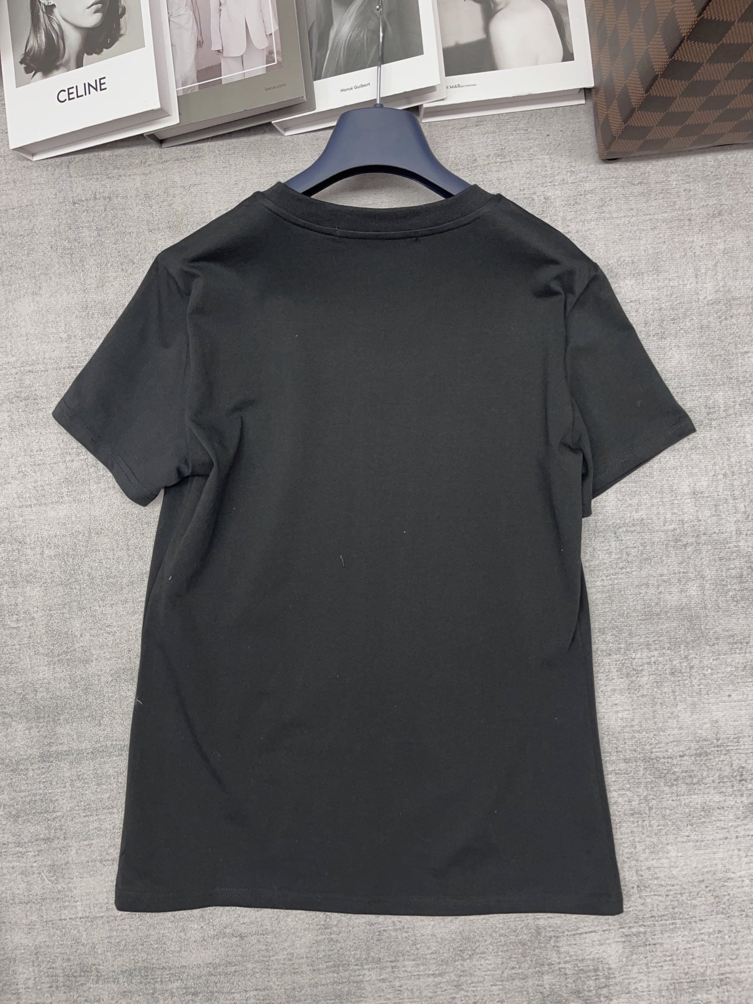 LOU* 23 new round neck short sleeves