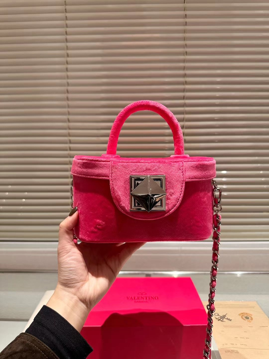 VAL* velvet bag