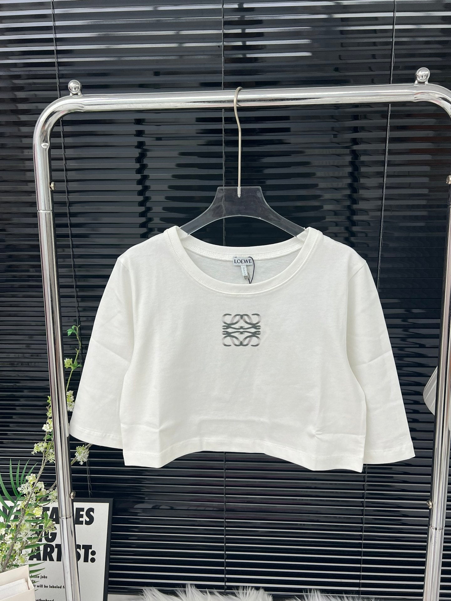 LO* 24 printed super short T-shirt