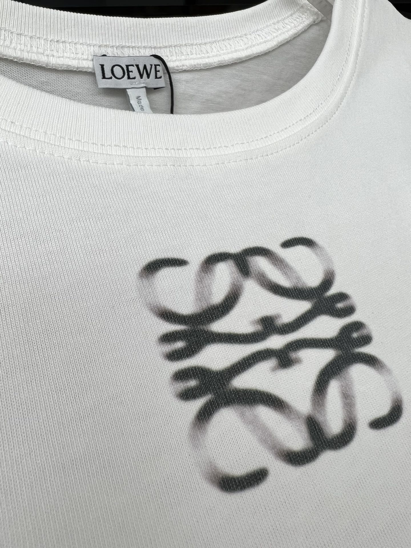 LO* 24 printed super short T-shirt