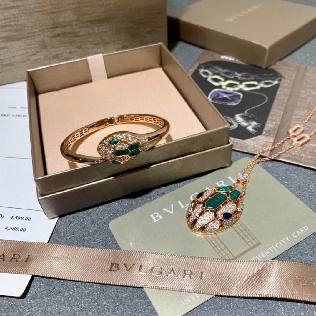 BUL* bracelet + necklace set