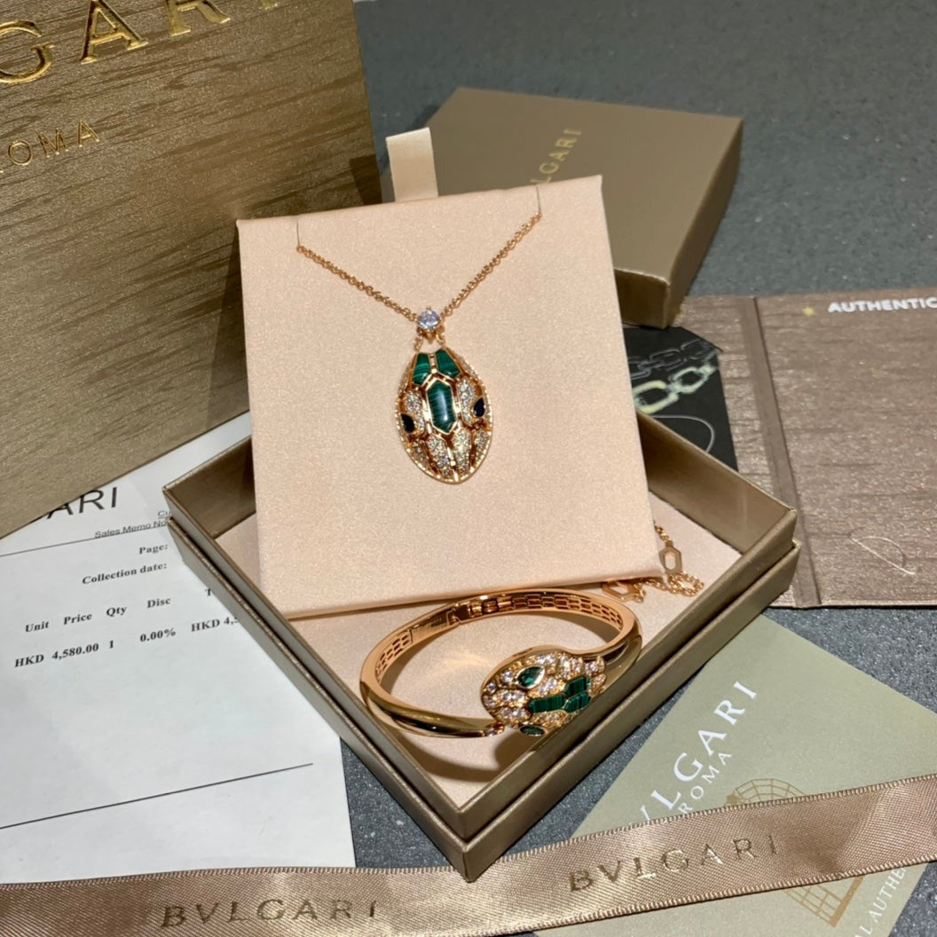 BUL* bracelet + necklace set