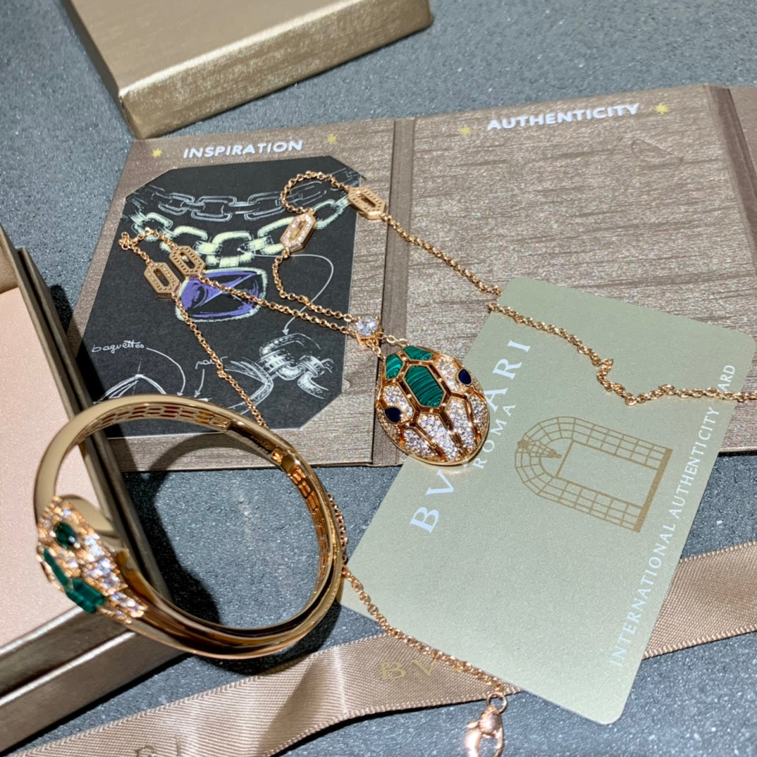 BUL* bracelet + necklace set