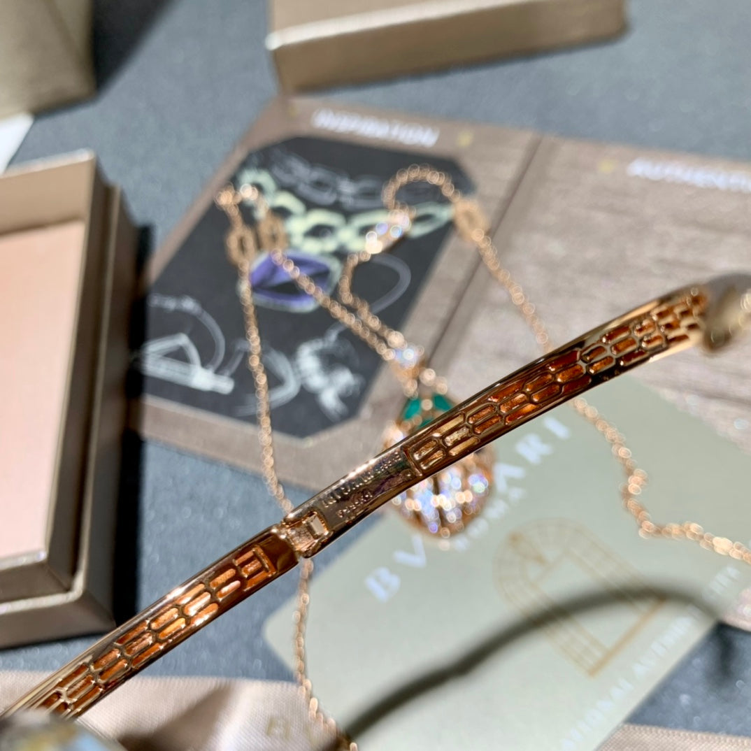 BUL* bracelet + necklace set