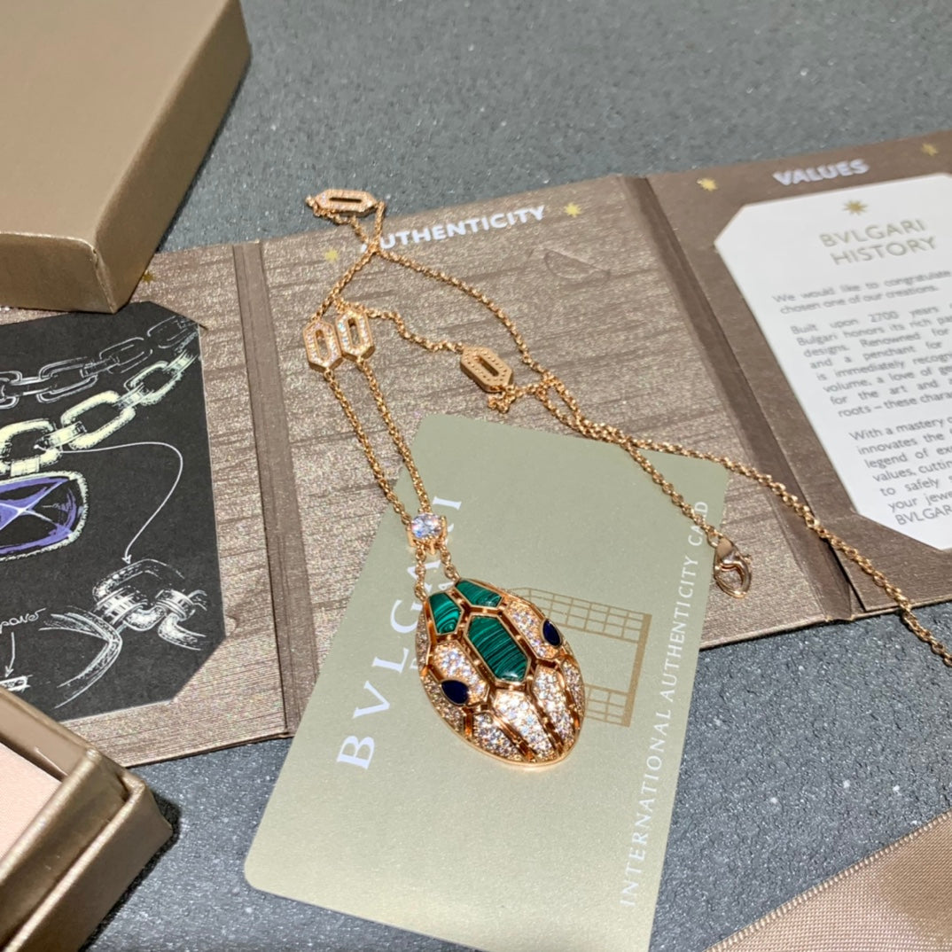 BUL* bracelet + necklace set