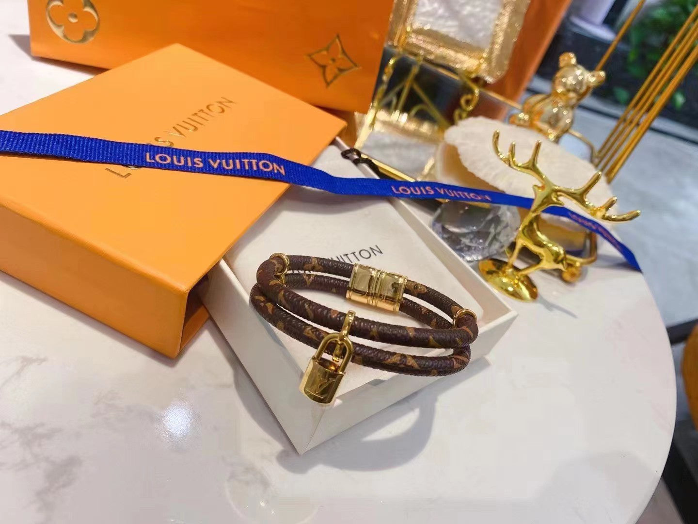 LO* Presbyopia leather bracelet