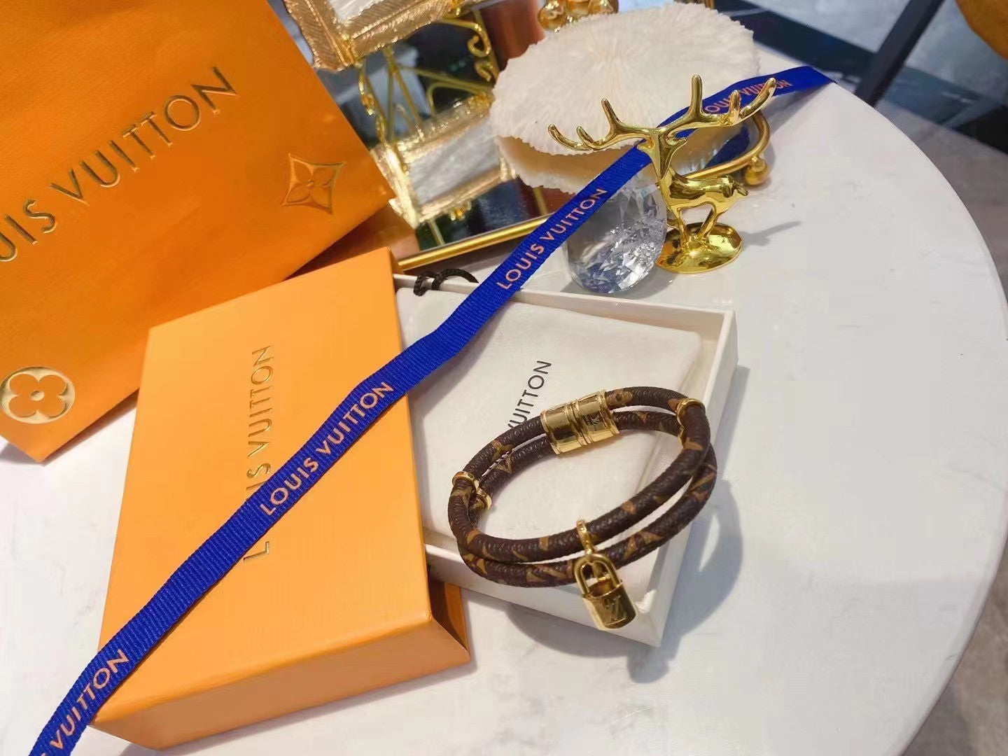 LO* Presbyopia leather bracelet