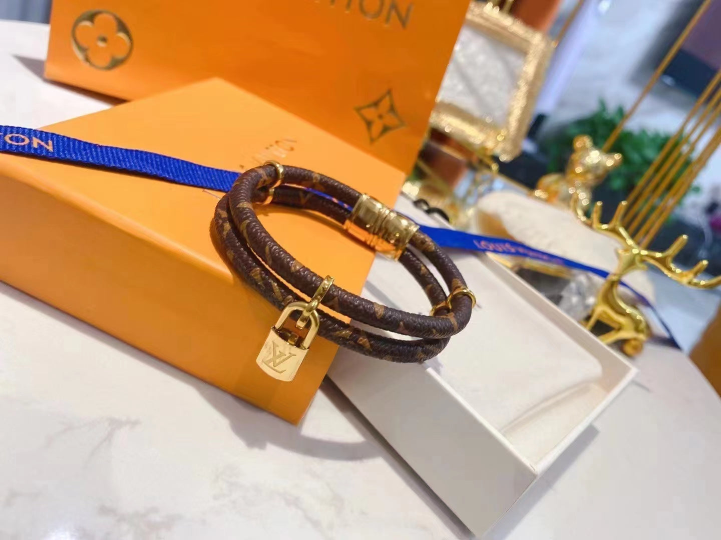 LO* Presbyopia leather bracelet