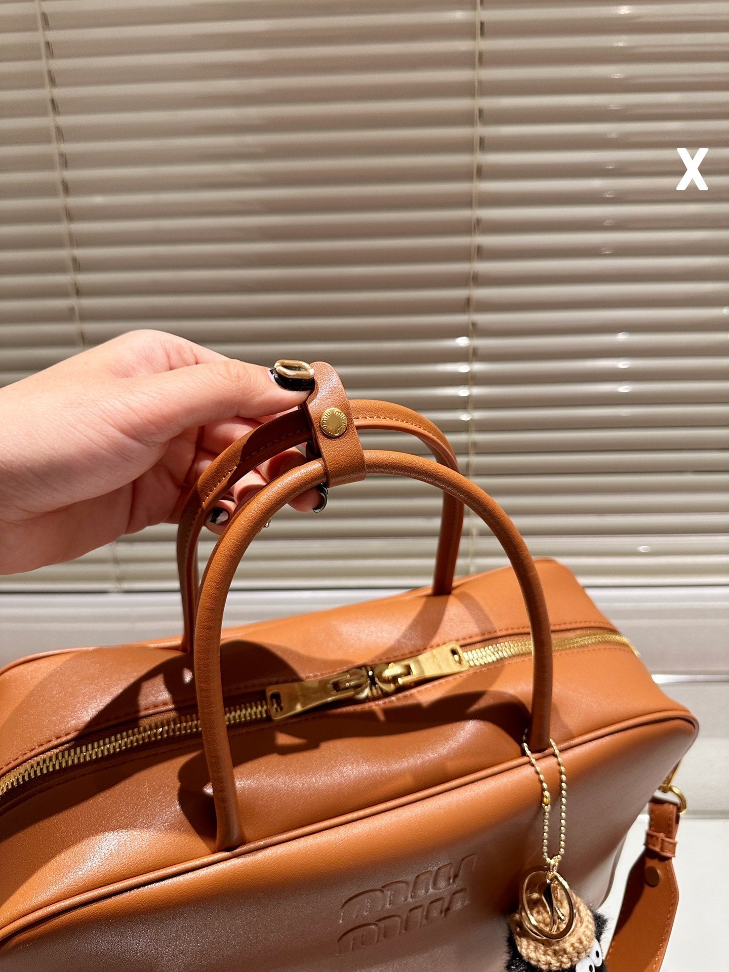 MI* cowhide attendance bag