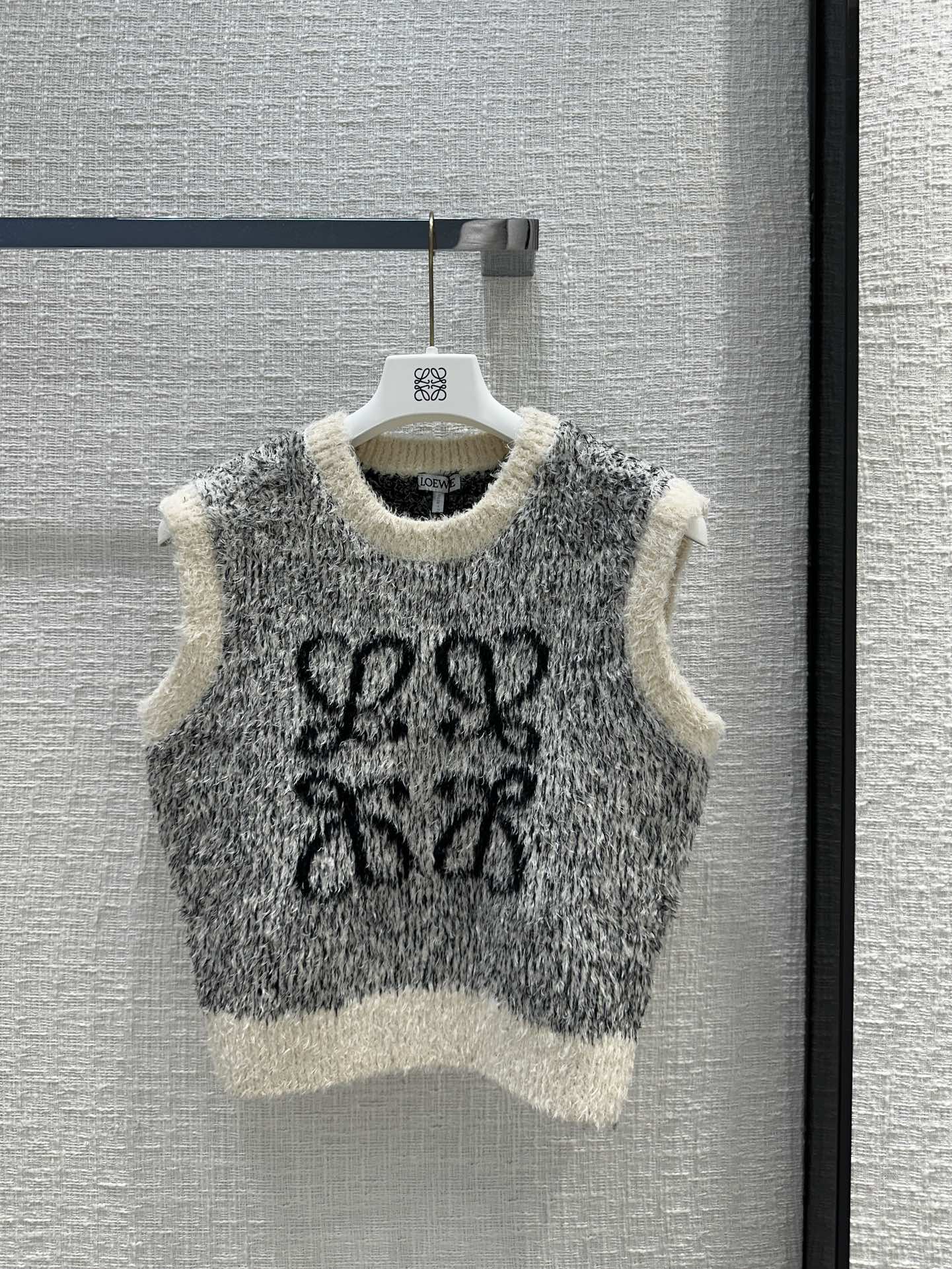 LOE* 24 early spring fleece vest