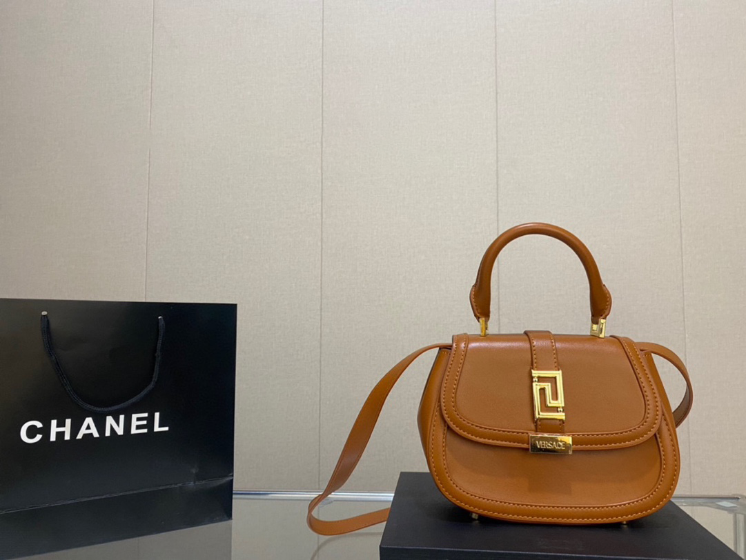 VER* hand shoulder bag