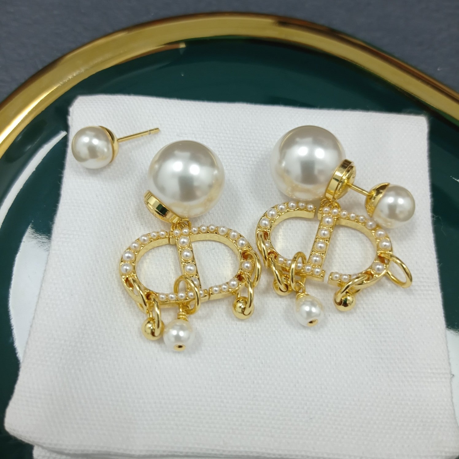 DI* pearl earrings