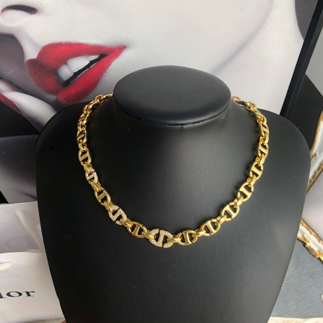DI* diamond necklace