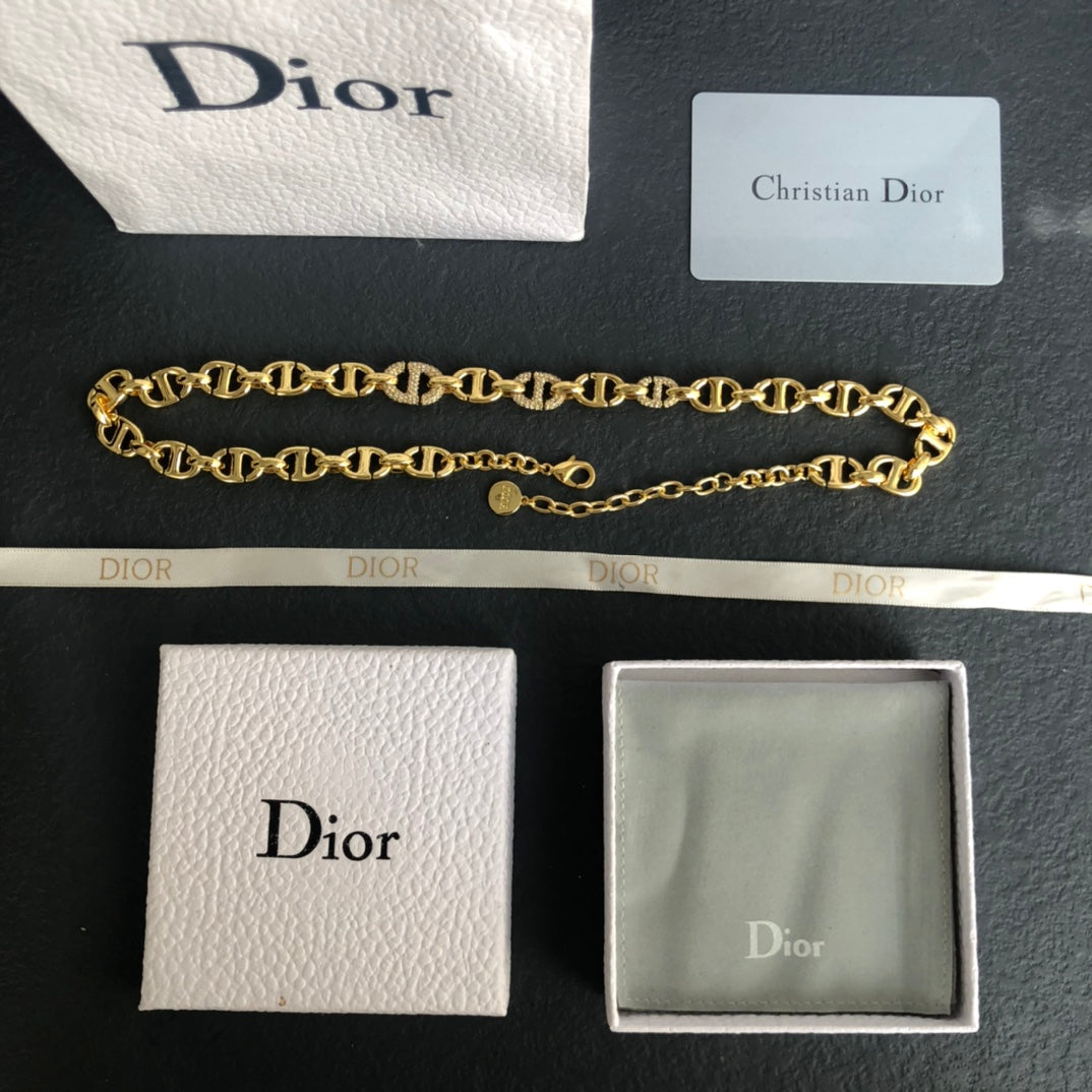 DI* diamond necklace