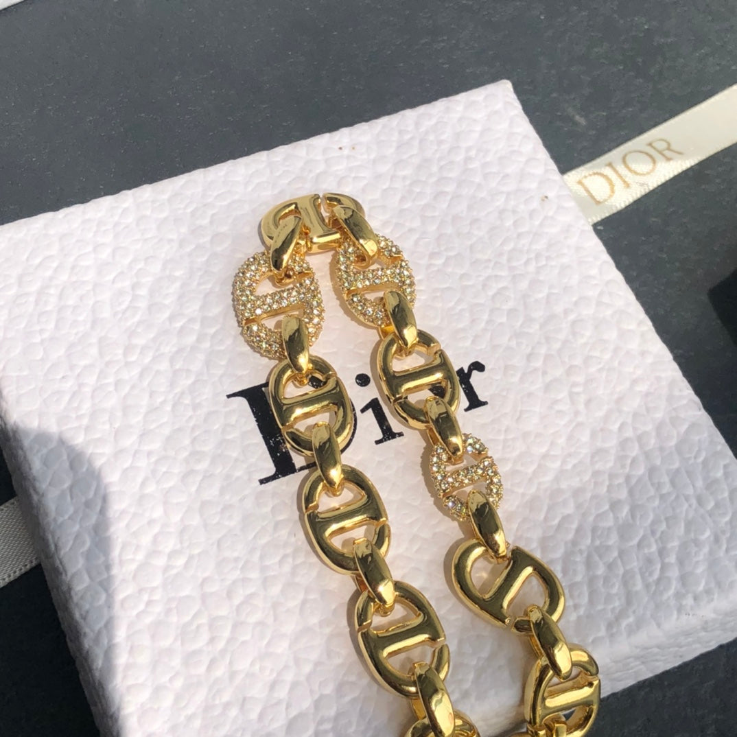 DI* diamond necklace