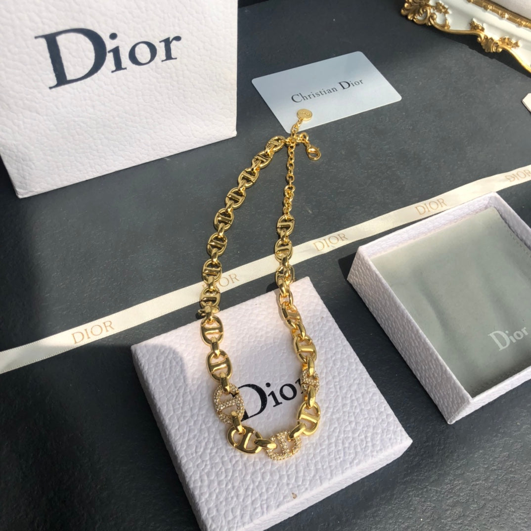 DI* diamond necklace