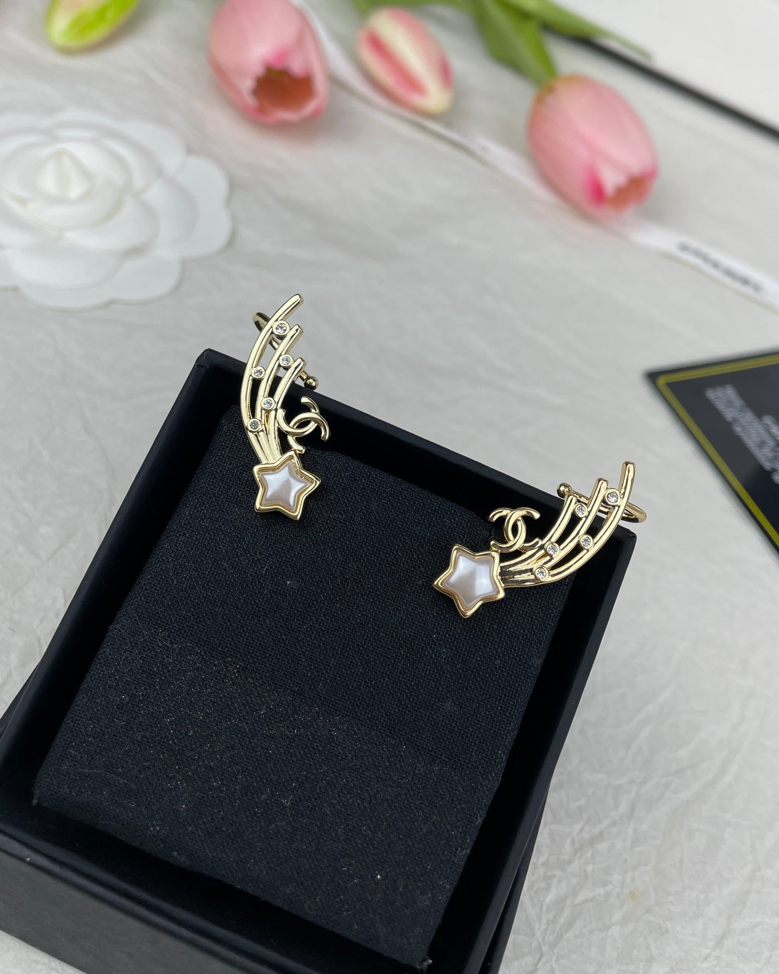 CHA* 24 five-pointed star diamond shooting star earrings