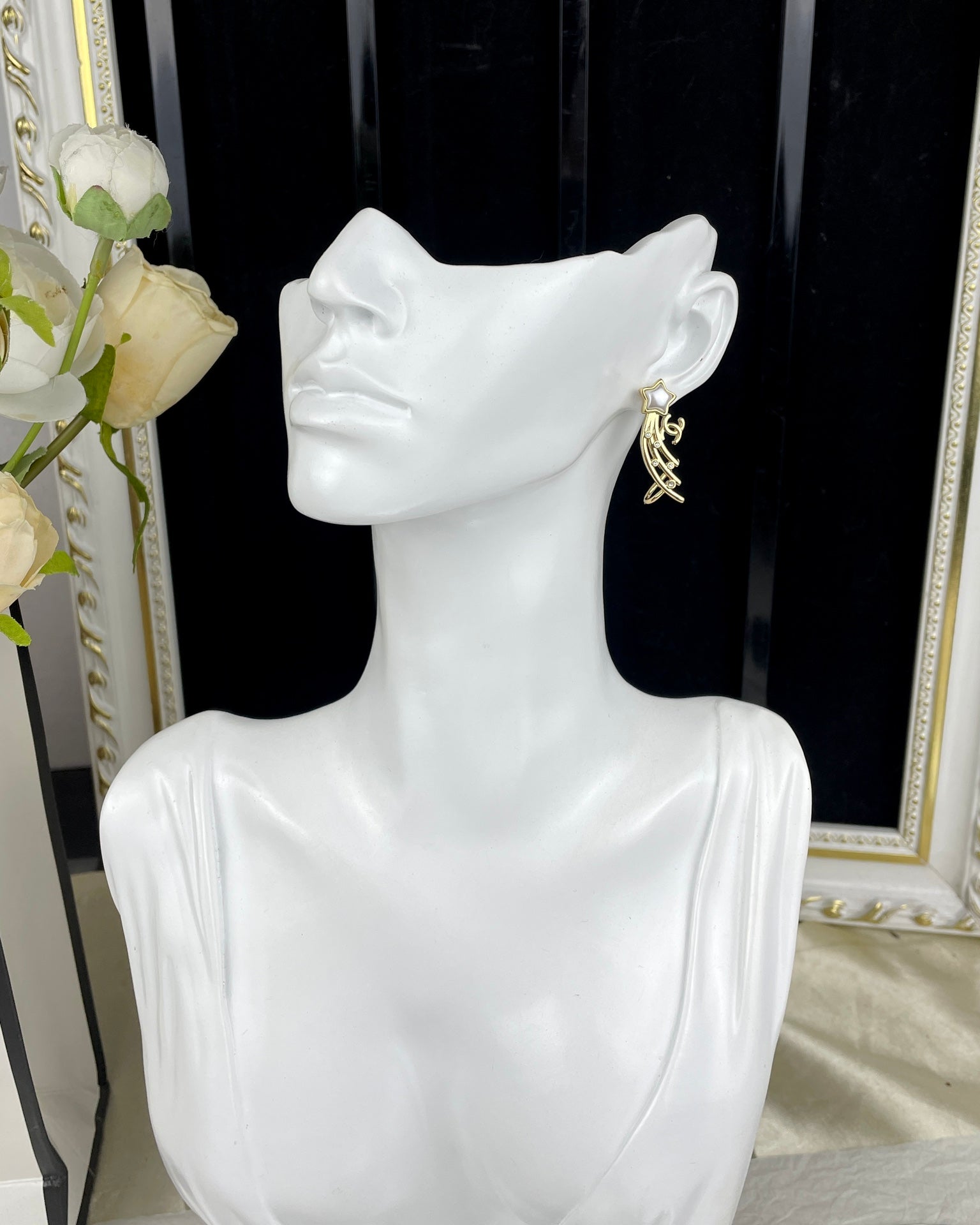 CHA* 24 five-pointed star diamond shooting star earrings