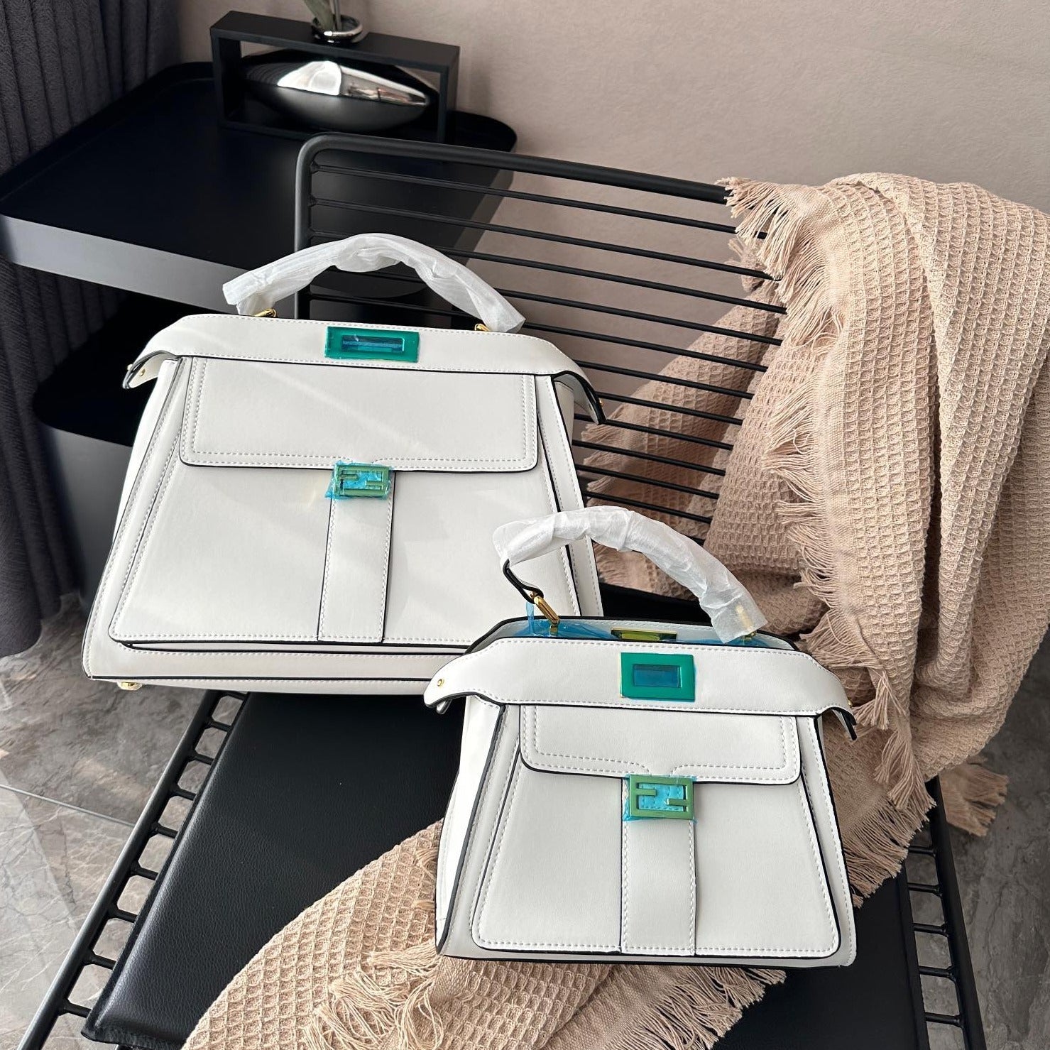 FEN* peekaboo kitten bag