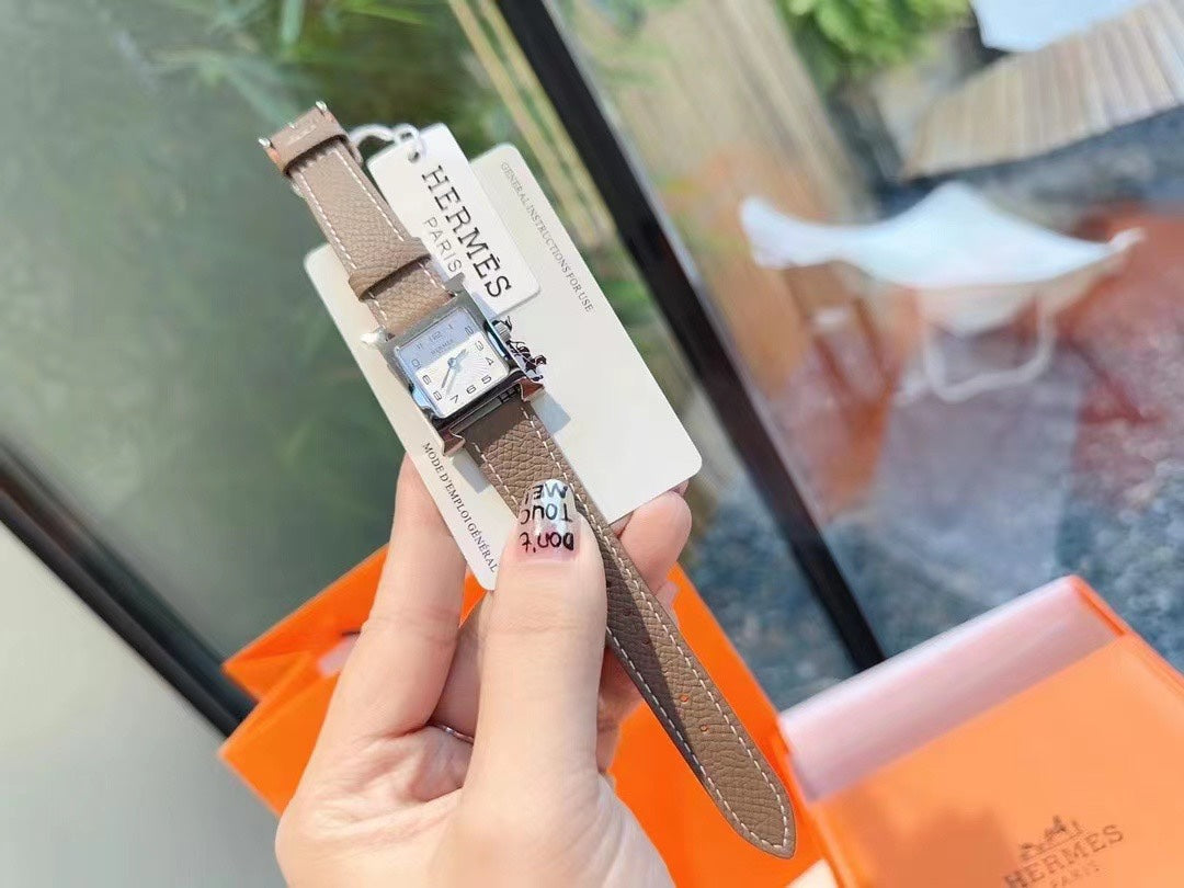 HE* small square quartz watch