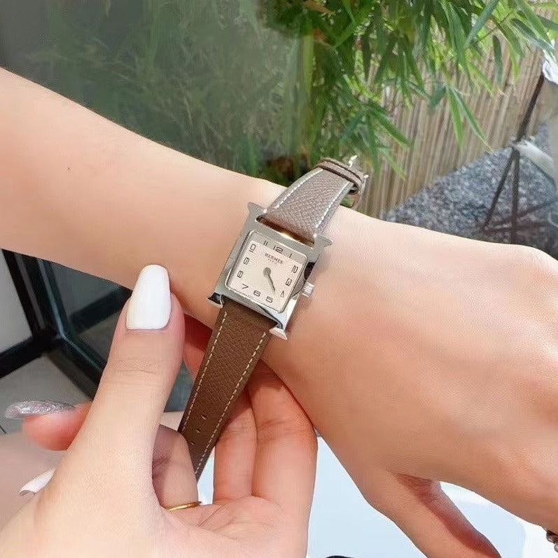 HE* small square quartz watch