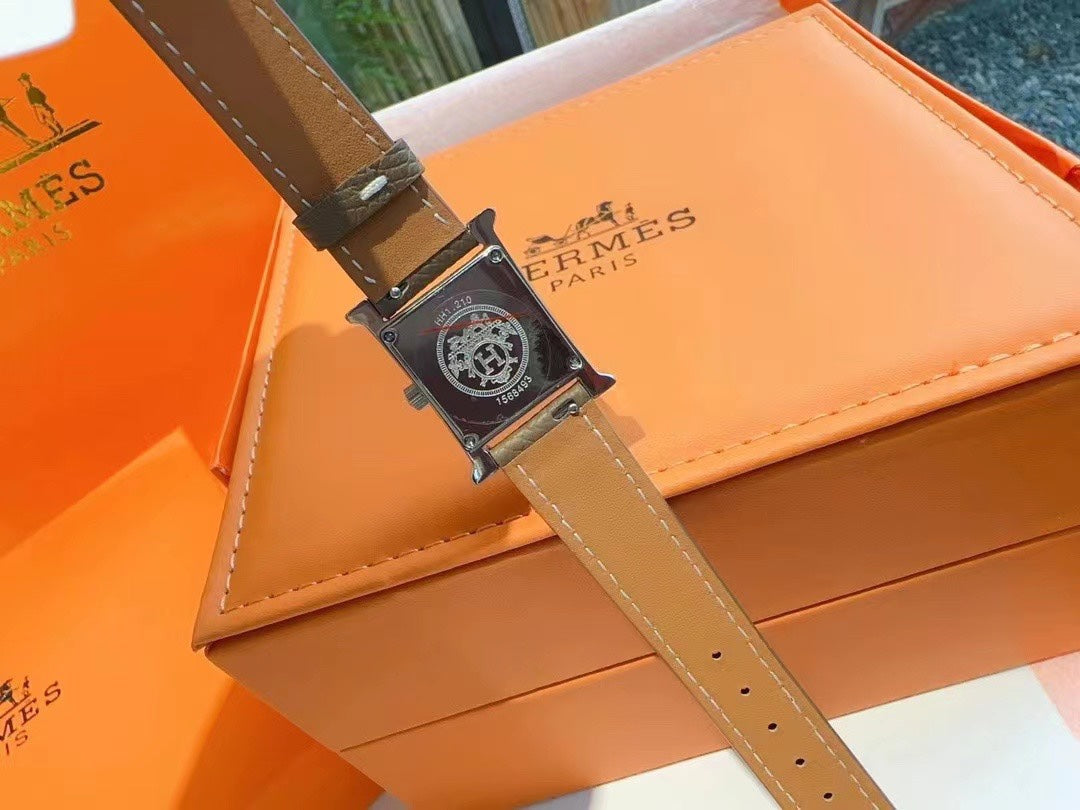 HE* small square quartz watch