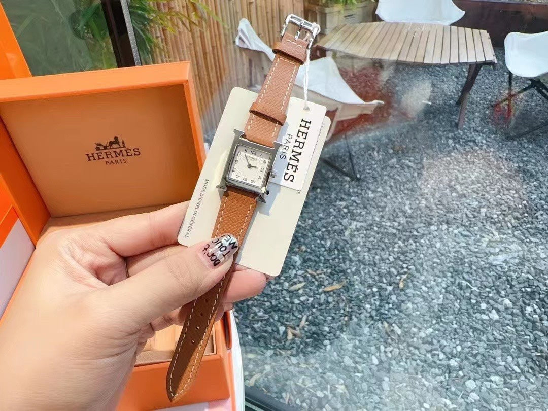 HE* small square quartz watch