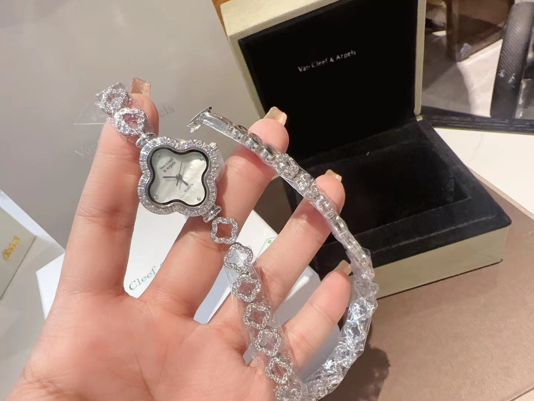 Van Clee* new bracelet watch quartz watch