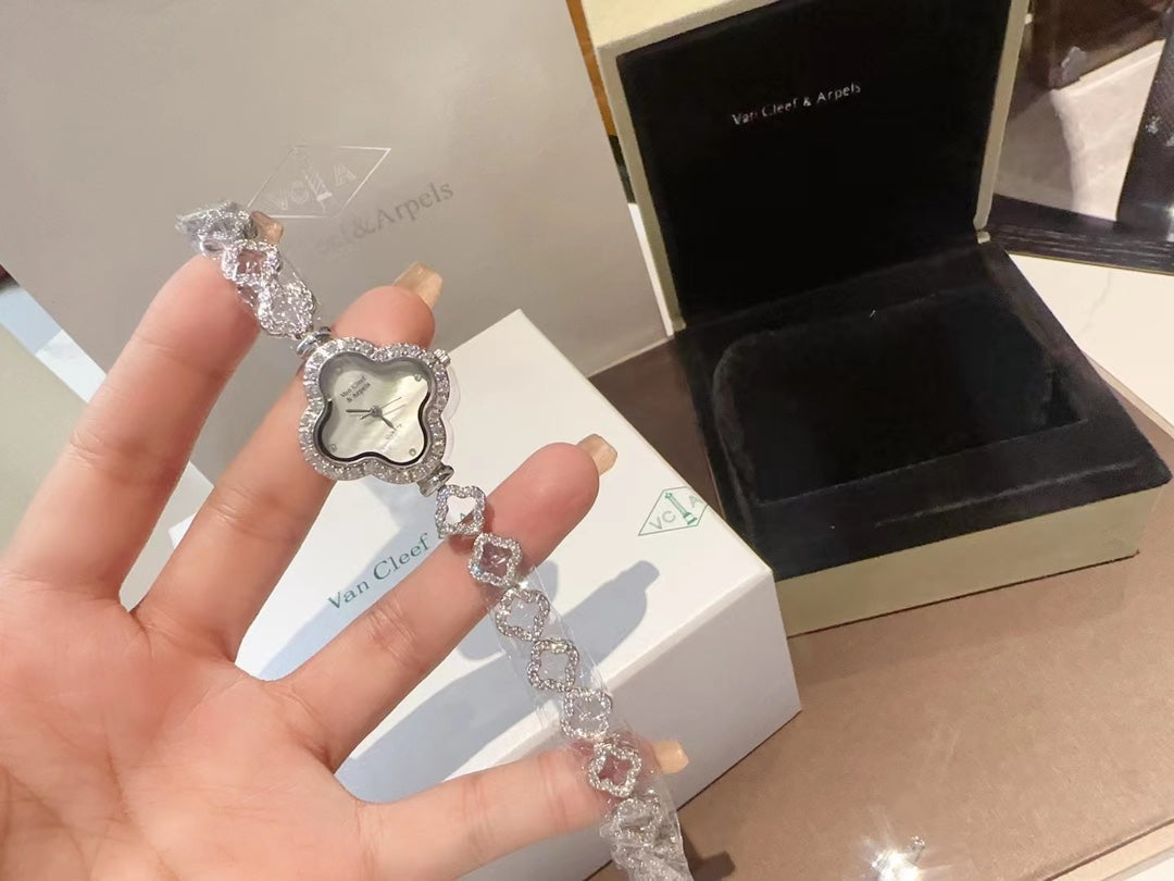 Van Clee* new bracelet watch quartz watch