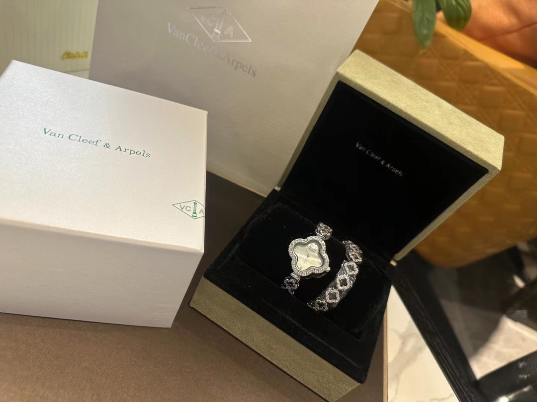 Van Clee* new bracelet watch quartz watch
