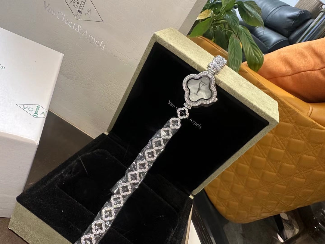Van Clee* new bracelet watch quartz watch