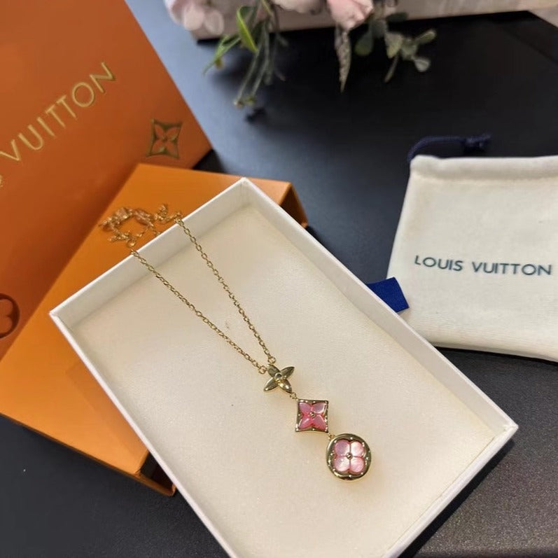 LOU new necklace (counter packaging)