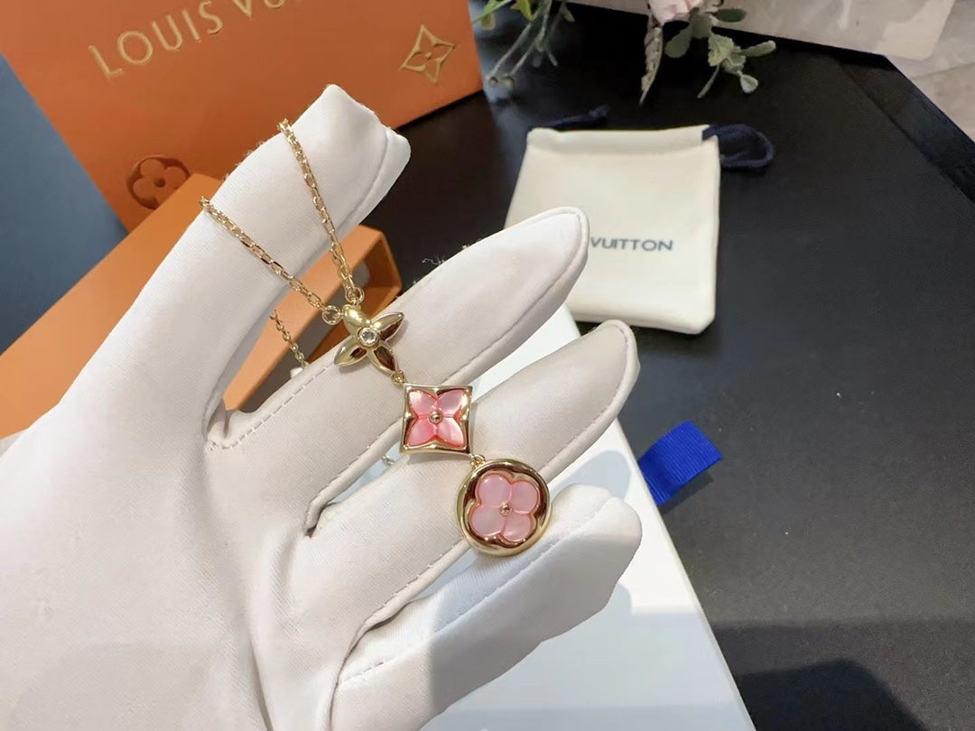 LOU new necklace (counter packaging)