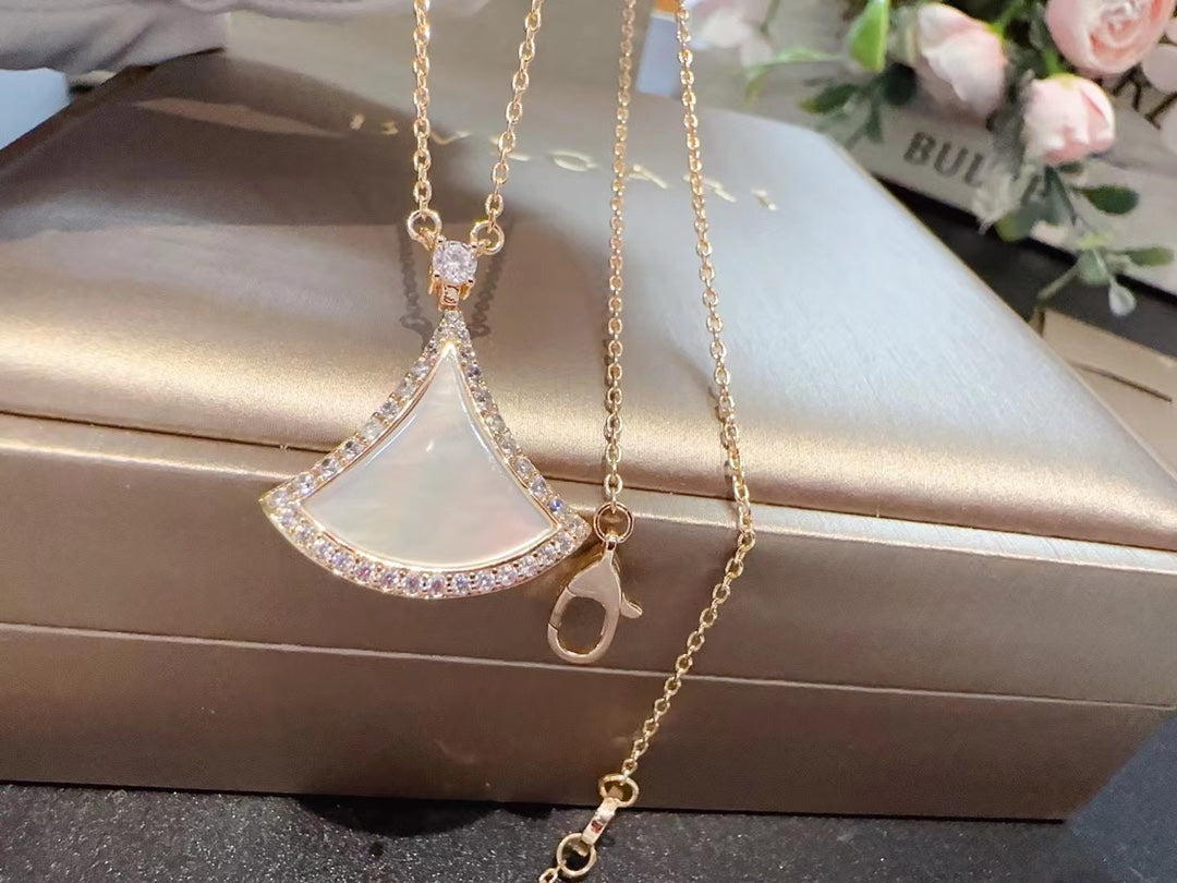 Bvlg* 24new sapphire white shell necklace (counter packaging)