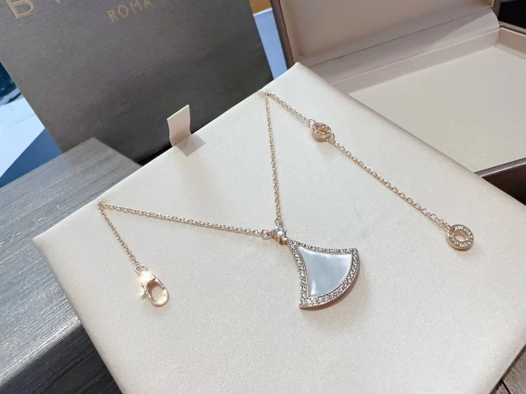 Bvlg* 24new sapphire white shell necklace (counter packaging)